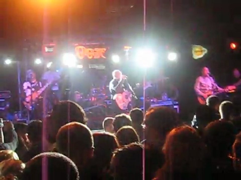 MFÖ- Yalnızlık Ömür Boyu  (Yalnızlığının ömür boyu sürmemesi dileği ile...)