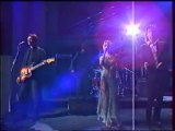 Kylie Minogue & nick cave and the bad seeds - where the wild roses grow - live - 1995