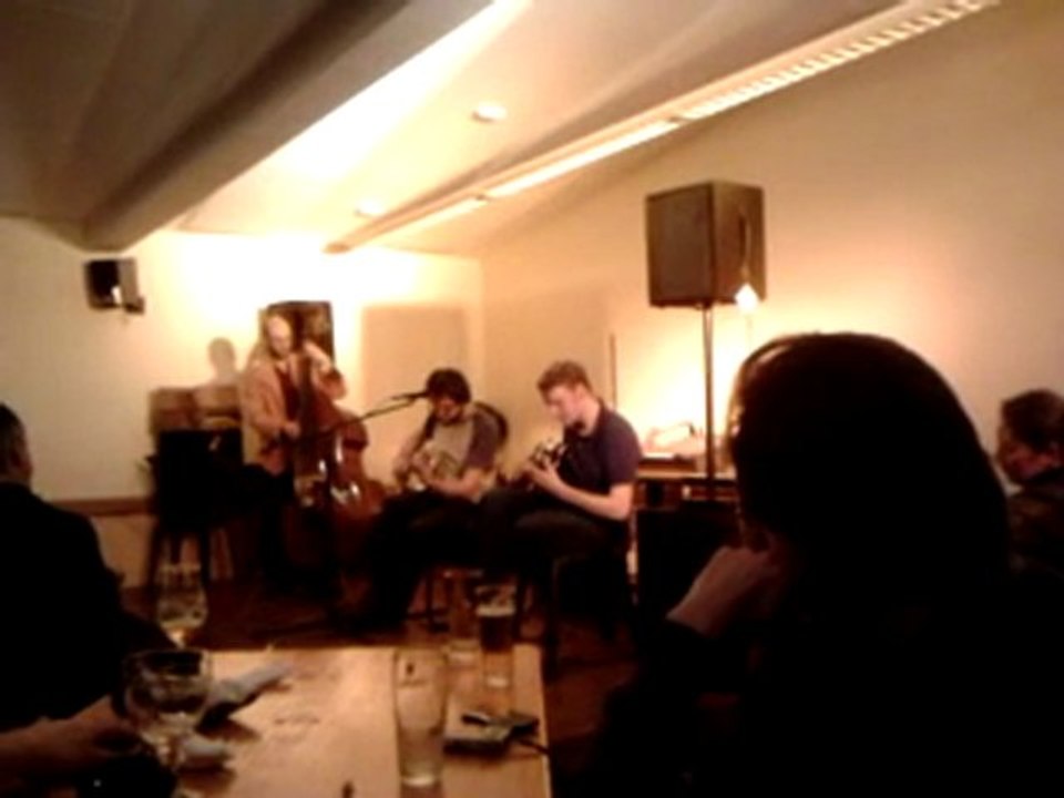 Soutien Georges and the Wonder Brassens — Dans l'eau de la claire fontaine