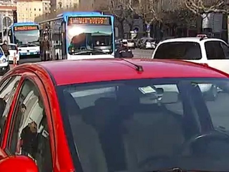 schianto con lambulanza 3 feriti