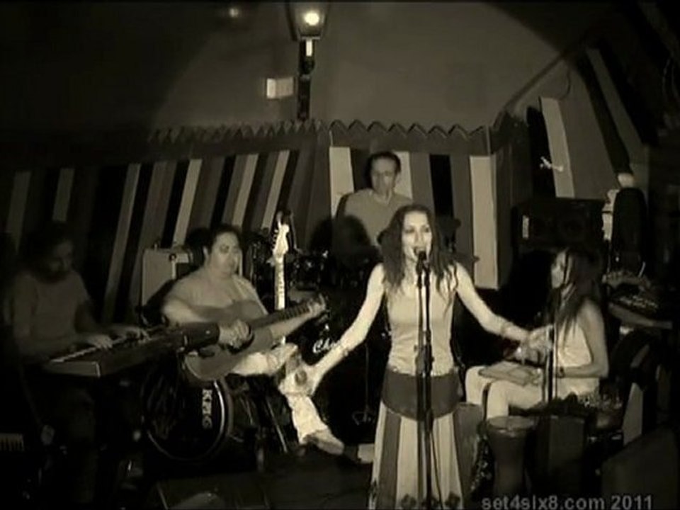 Iness - 18 juin 2011 (version courte) - Live au Balajo (Paris)