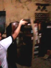 Antiga fábrica de caixões( Eu, juntamente com meu aprendiz)