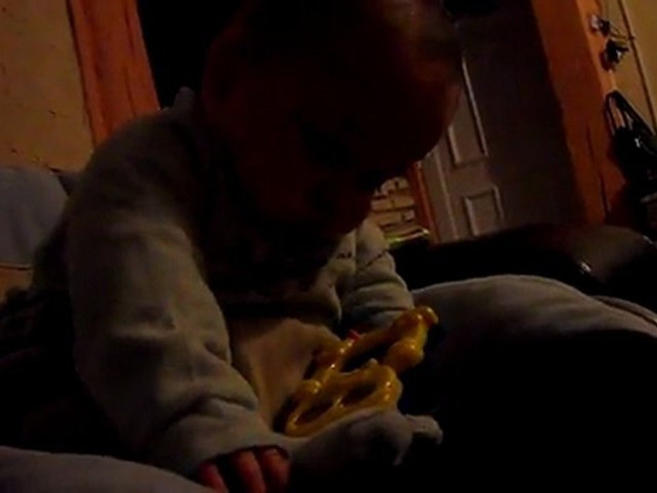 j'ai pas encore 6 mois et je sais déja m'assoir