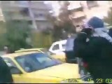 فري برس   حلب    المتظاهرين عند جسر الانشائات 29 1 2012