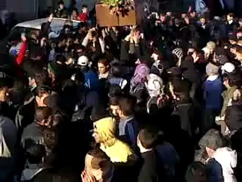 فري برس معضمية الشام تشيع الشهيد عبد العزيز نخلة 28 01 2012 ج1