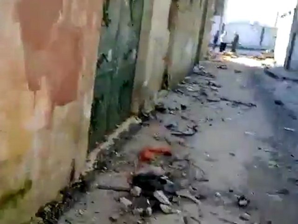 فري برس   حماة مناظر دمار وخراب لا توصف في الحميدية 29 1 2012