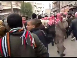 فري برس   حلب المرجة مقطع لحظة استشهاد شهيد المرجة 27 1 2012