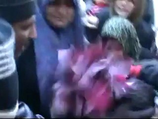 فري برس   الحولة المحتلة   وداع ام الشهيد مرسال الشيوخ لابنها 28 1 2012