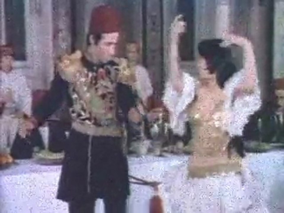 Hamiyet yüceses kadifeden kesesi hazırlayan Serbülent öztürk