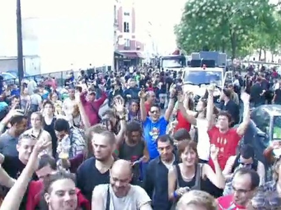 2011 Clip Free parade