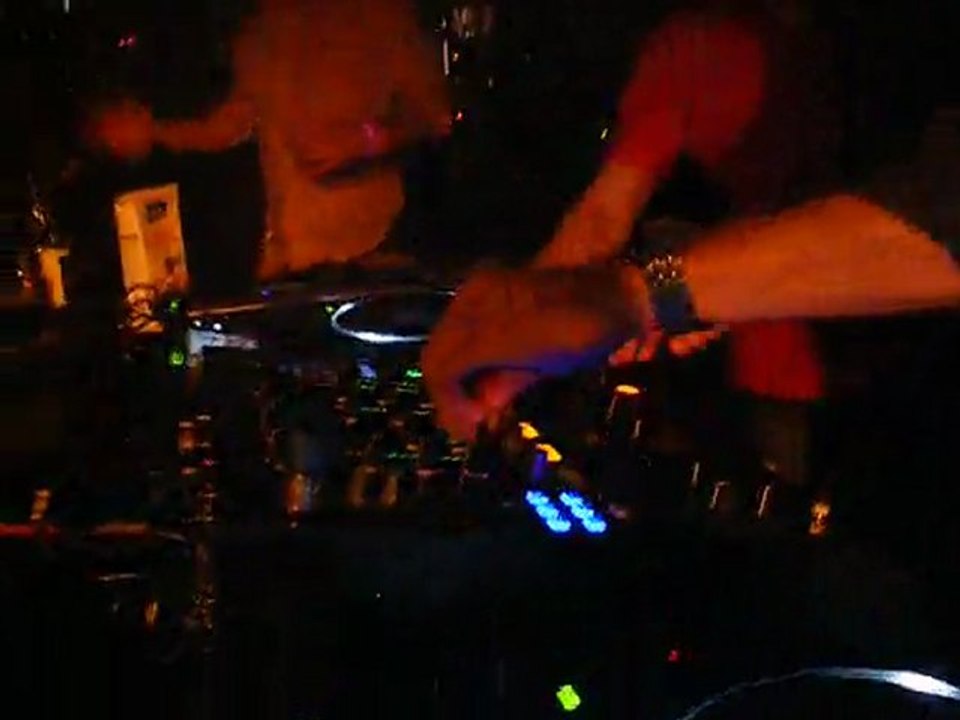 Ian Osborn @ Cabaret Sauvage (Paris)