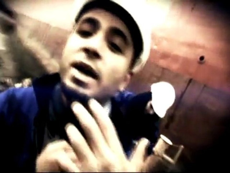 Dj Akman Sensiz Olamam 2012 Yönetmen:Cevdet Gümüş Oyuncu:Tuğgen