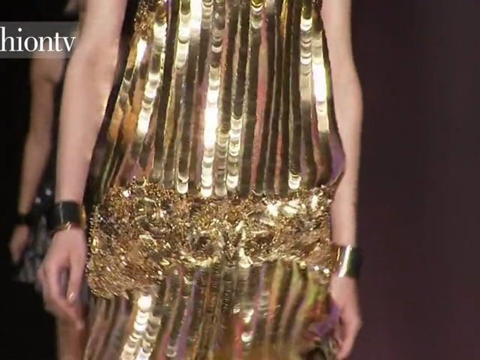 Top Russian Model Yulia Kharlapanova at Spring 2012 FW | FTV