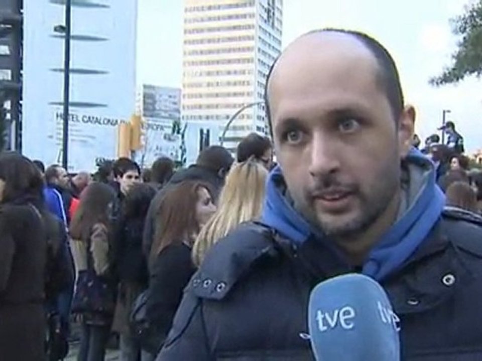 Spanair, passeggeri protestano: "Abbandonati". A rischio...