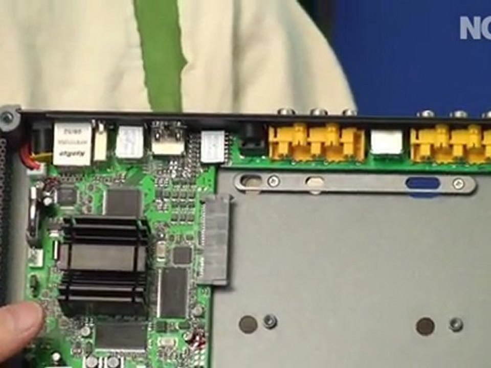 Popcorn Hour A110, WD TV, D-Link DSM330 (NCIX Tech Tips #43)