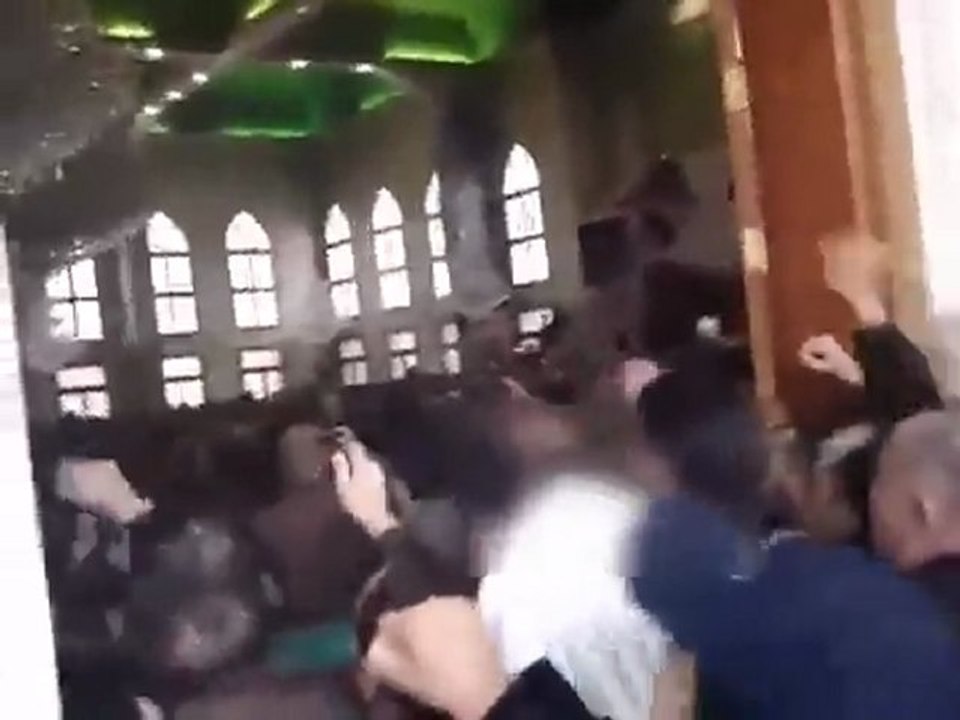 فري برس   اللاذقية  جامع صوفان لبيك يالله  خلال تشييع الأطفال 28 1 2012