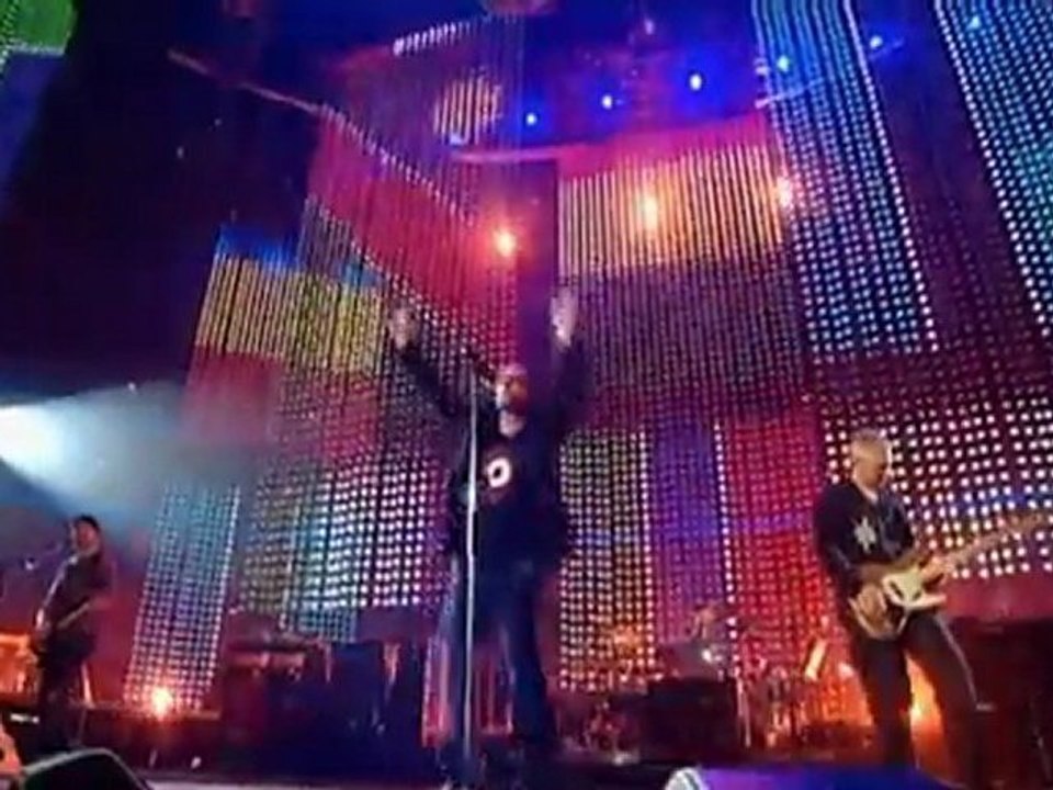 U2 - "Where The Streets Have No Name" Vertigo Live 2005