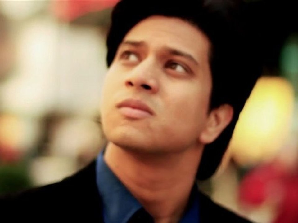 Bishonnotay Dube Jokhon - StiLL KonFuZeD! featuring Shawkat Ali