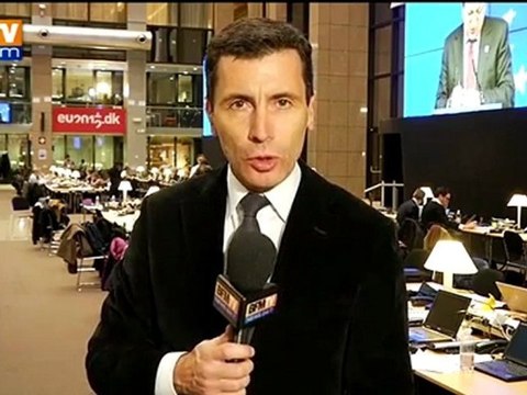 Bruxelles : Sarkozy refuse de répondre aux critiques de Hollande sur la TVA