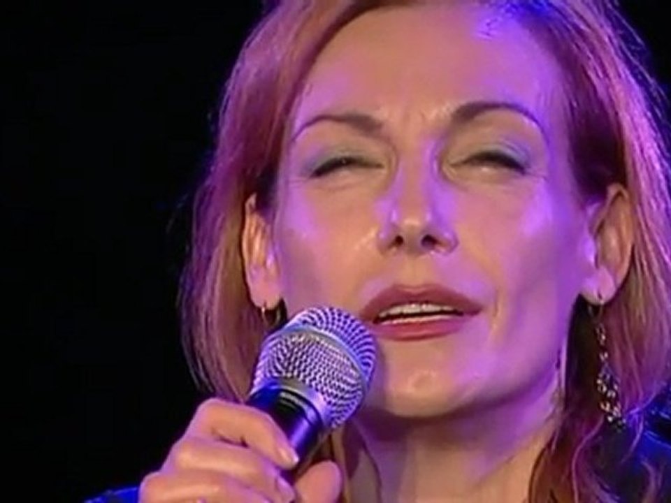iConcerts - A Tribute to Edith Piaf - Elle Frequentait La Rue Pigalle (live)