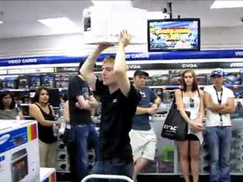 NCIX Mississauga Grand Opening In-Store Giveaways Round 2 NCIX Tech Tips