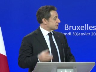 Sarkozy rejette l'idée d'une mise sous tutelle de la Grèce