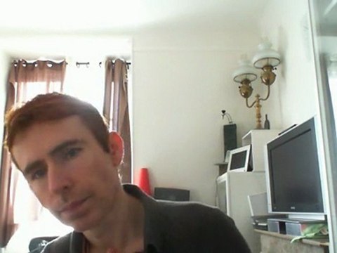 Wiwi égratigne les milices de Jean Roger Caussimon