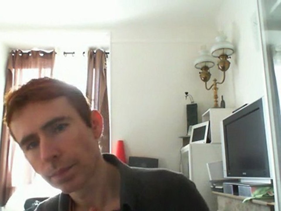 Wiwi égratigne "les milices" de Jean Roger Caussimon