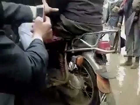 فري برس حلب السفيرة اصابة احد المتظاهرين 27 1 2012