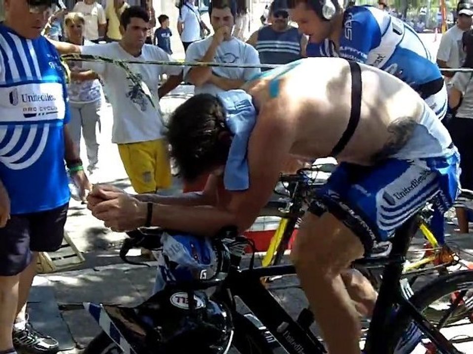 Ben Day warms up for the time trial at the 2012 Tour de San Luis
