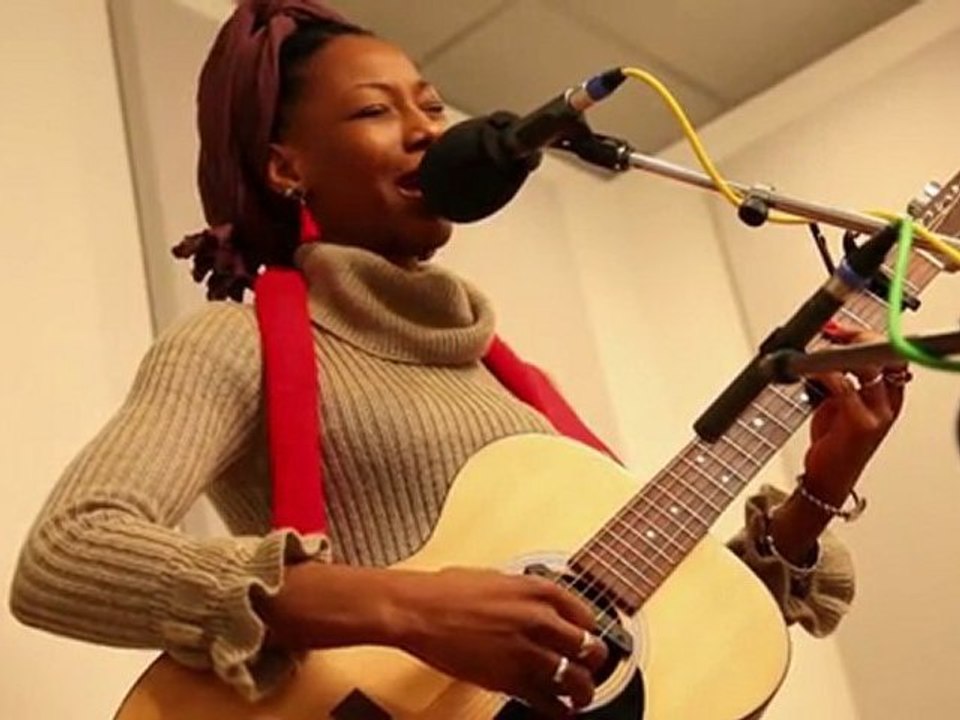Fatoumata Diawara live @ Nova