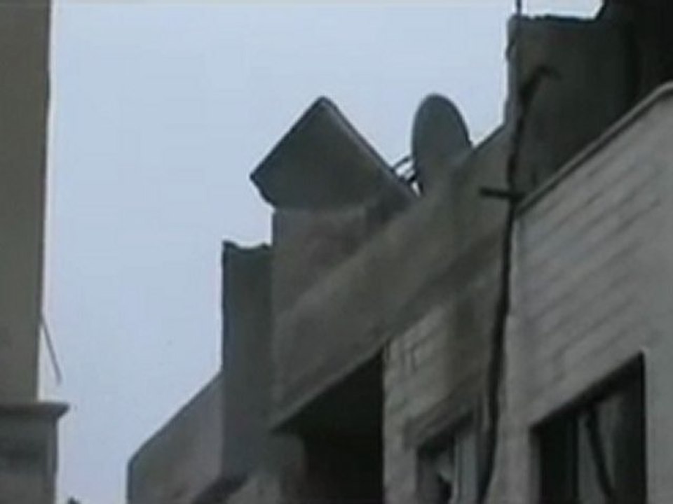 فري برس   حمص الرستن تدمير المنازل بدبابات 30 1 2012