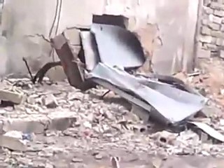 فري برس   حماة حي الحميدية آثار الدمار نتيجة القصف  30 1 2012 ج3