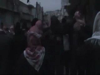 Download Video: فري برس   حلب   حي المرجة   مظاهرة تنادي بإسقاط النظام 30 1 2012