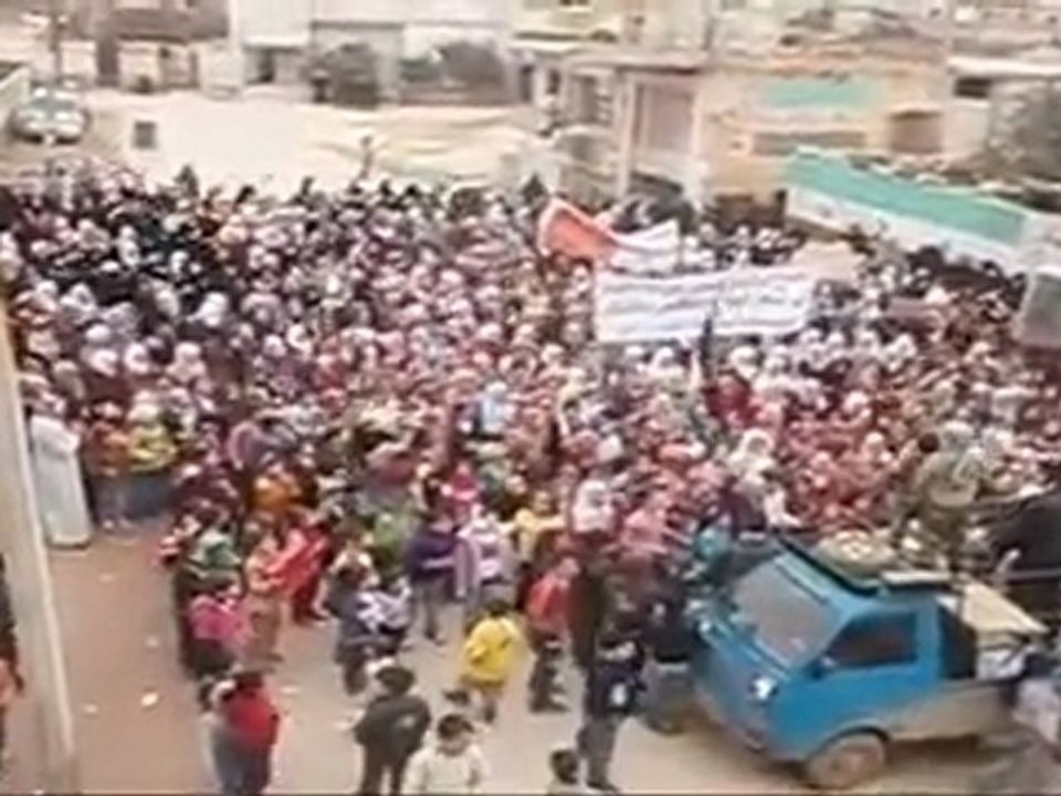فري برس   تحية من ثوار ديربعلبة الى ثوار الغرارات ليبنا 30 1 2012