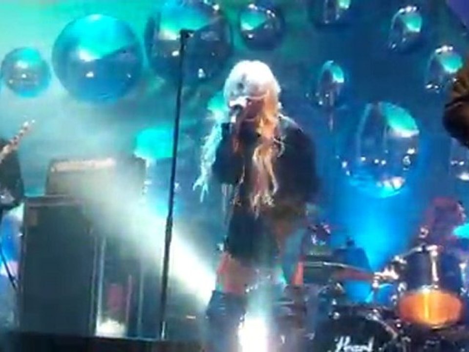 Taylor Momsen performs 'Since You're Gone' with The Pretty Reckless at the MTV EMAs! 2/3