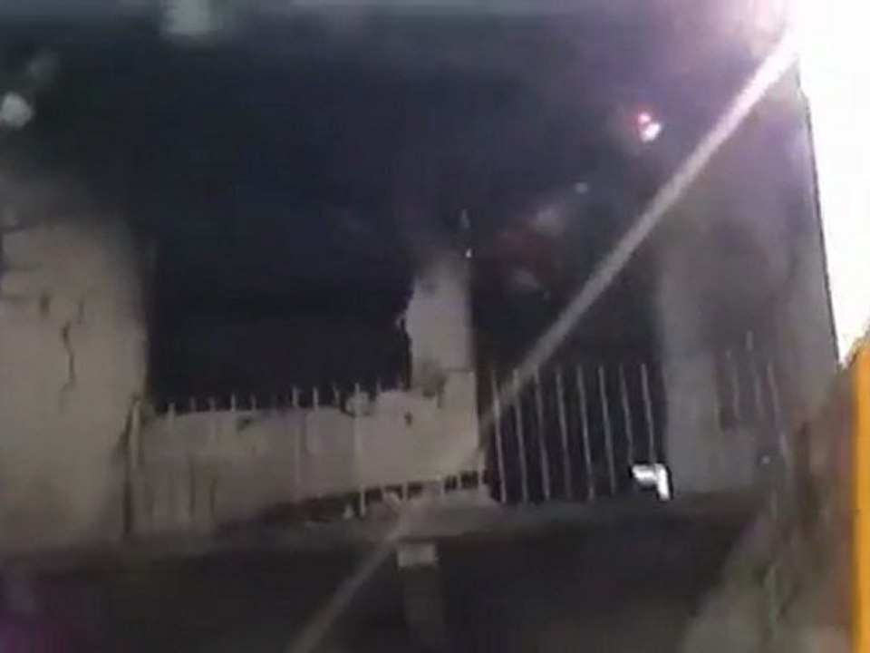 فري برس   حماة قصف مدفعي و إطلاق نار عشوائي على قلعة المضيق الأثرية 30 1 2012 ج1