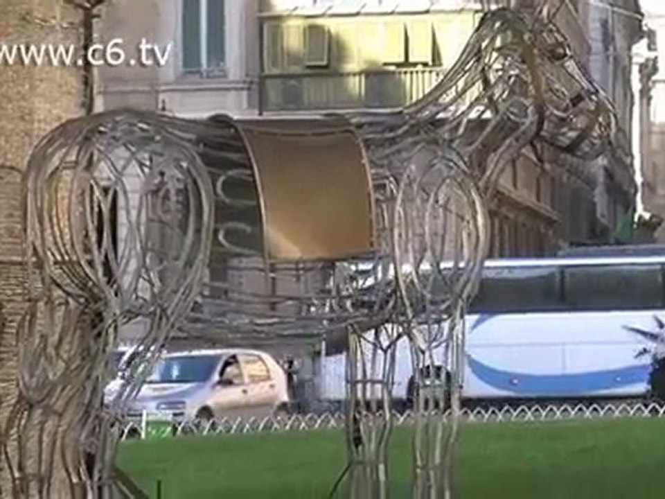Albero di Natale di Piazza Venezia. Rimosso, andrà in zona Eur