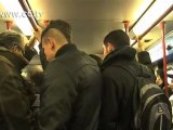 Aumenti Atac. Studenti e precari entrano in metro senza biglietto
