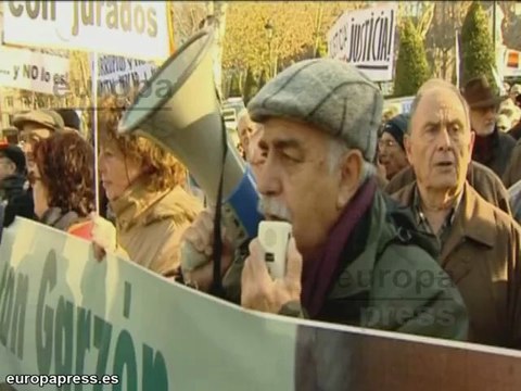 Garzón compara su investigación con los crímenes nazis