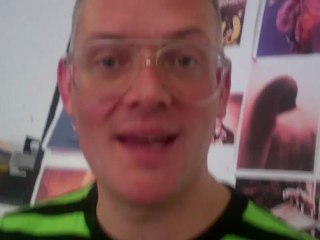 Woo! GILES GIVES US A TOUR OF HIS STUDIO !