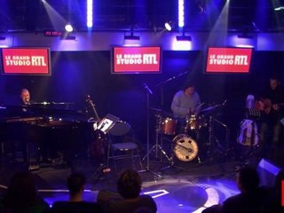 Art Mengo - Kelly quelle histoire en live dans le Grand Studio RTL