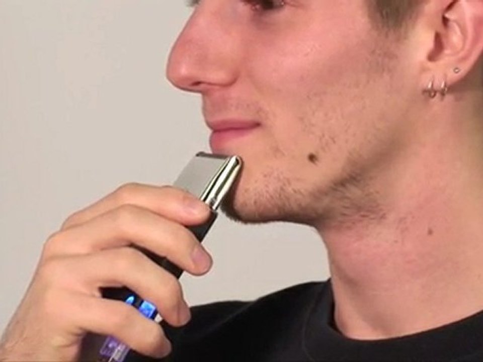 Personal Grooming with a USB Shaver (Linus Tech Tips #5)