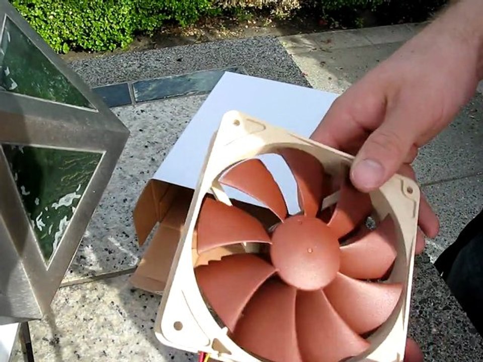 Noctua NH-U12P SE2 Core i5/i7 CPU Heatpipe Cooler Unboxing Linus Tech Tips