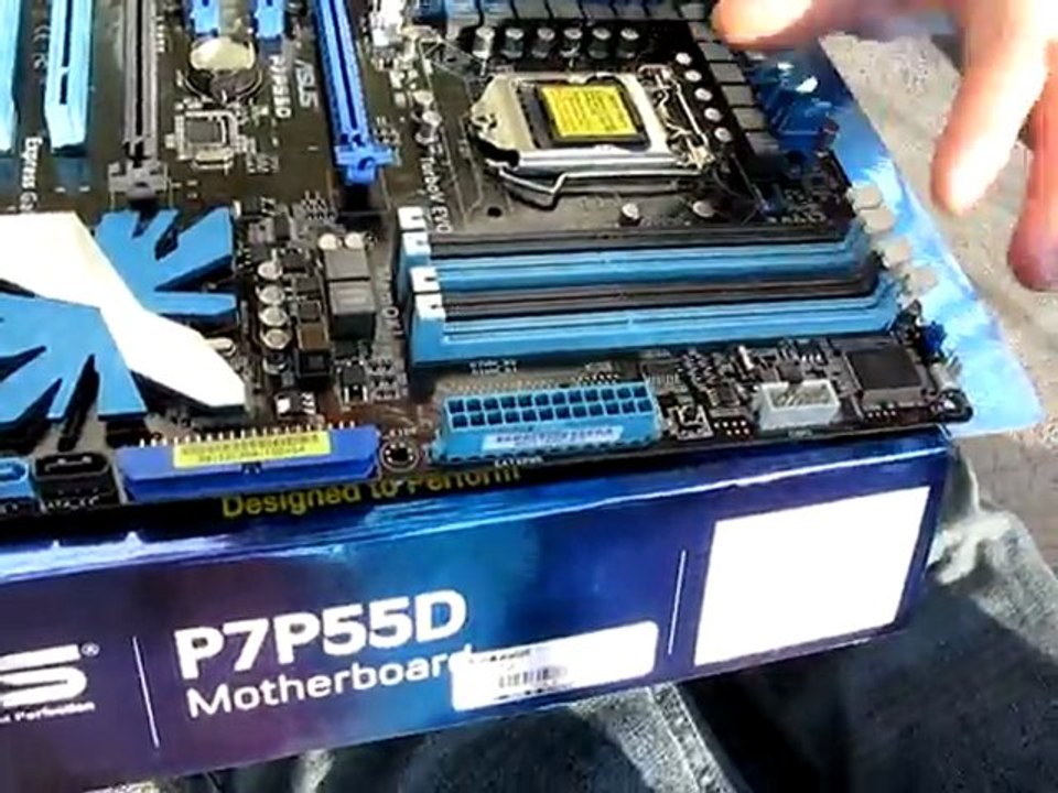 ASUS P7P55D P55 LGA1156 Core i5 Motherboard Unboxing Linus Tech Tips