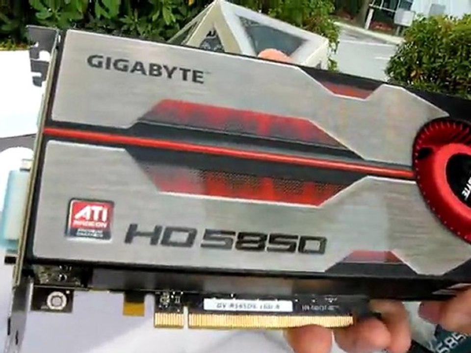 Radeon HD 5850 1GB ATI Video Card Gigabyte Unboxing Linus Tech Tips