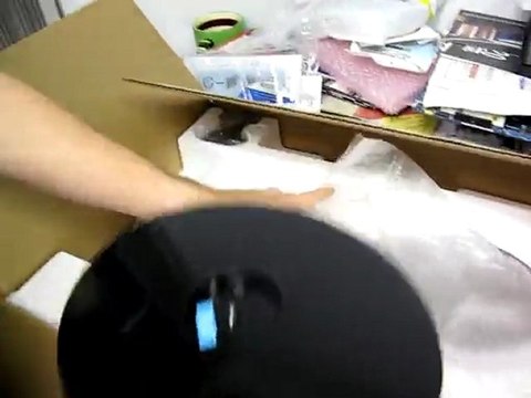 Samsung 2233RZ 3D 120Hz 22 LCD Monitor Unboxing Linus Tech Tips