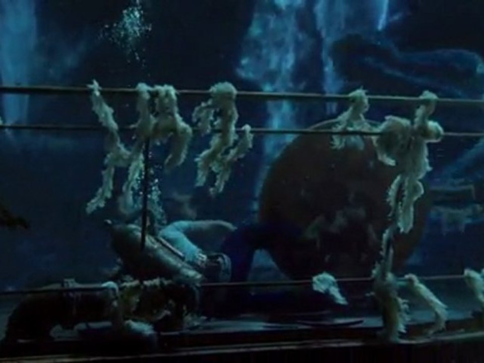 Voyage au centre de la terre 2 : extrait 1 VOST