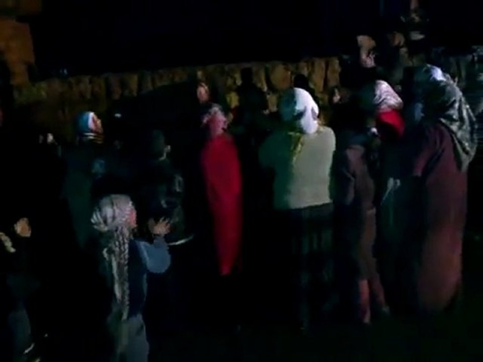 فري برس   ريف حلب دارة عزة ـ مظاهرة مسائية نسائية ردا على محاصرة المدينة ـ 31 ـ 1 ـ 2012 ج2