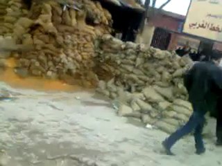 فري برس   حماه الساتر الترابي لمركز أنطلاق البولمان 30 1 2012